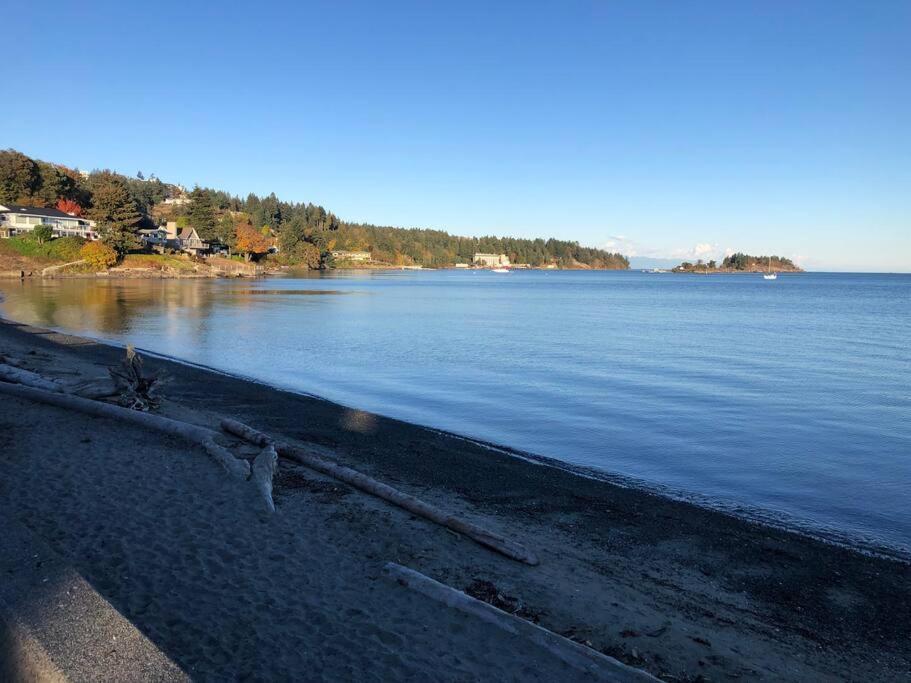 Bright Private Suite Near Departure Bay Beach Nanaimo Exterior photo